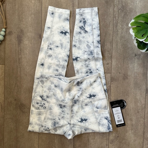 New Yogalicious Women’s Frosted Tie-Dye Lux High Rise Leggings Size XS - Picture 7 of 16